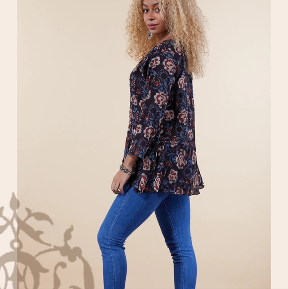 XL Tradecloth Long Sleeve Midnight floral Rio Jacket - Picture 6 of 9